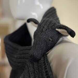 Scarf - handknit - wool - cute badger/dog with mouth closure